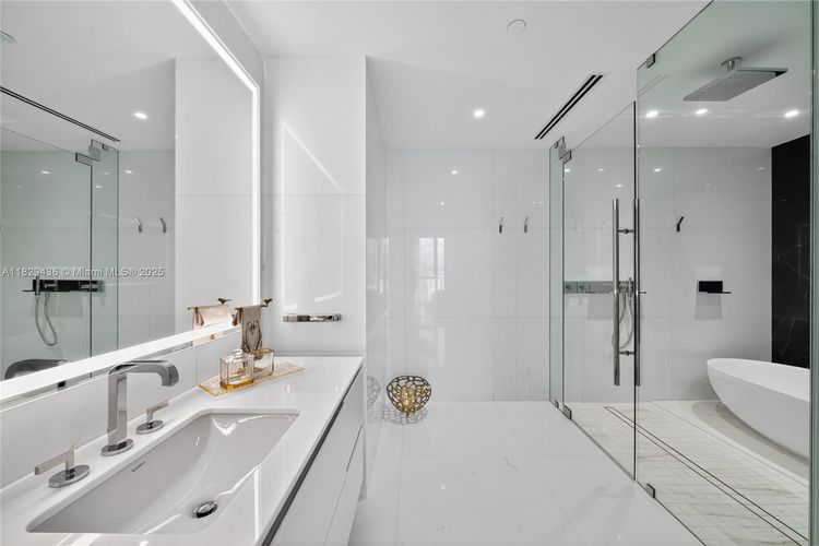 Aston Martin Residences #5009W image #21