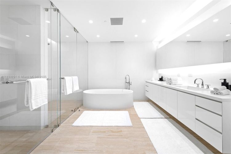 The Surf Club Four Seasons Hotel And Residences #S-305 image #10