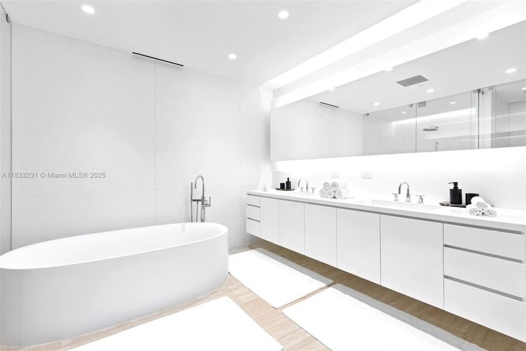 The Surf Club Four Seasons Hotel And Residences #S-305 image #11