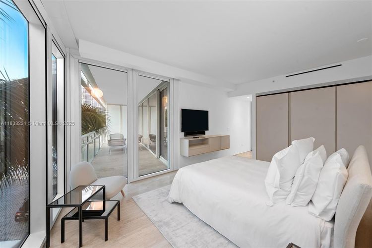 The Surf Club Four Seasons Hotel And Residences #S-305 image #18