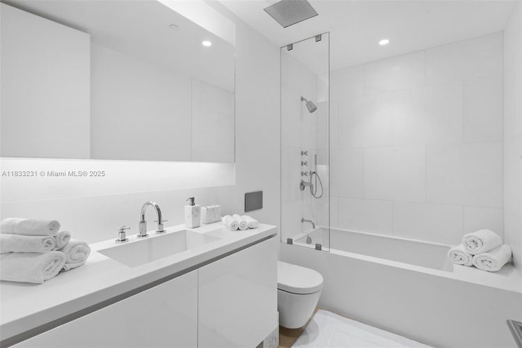 The Surf Club Four Seasons Hotel And Residences #S-305 image #19