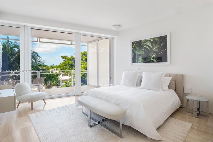 The Surf Club Four Seasons Hotel And Residences #S-305 image #22