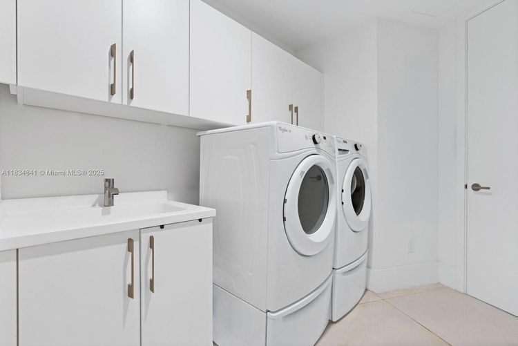 Porsche Design Tower #2003 image #12