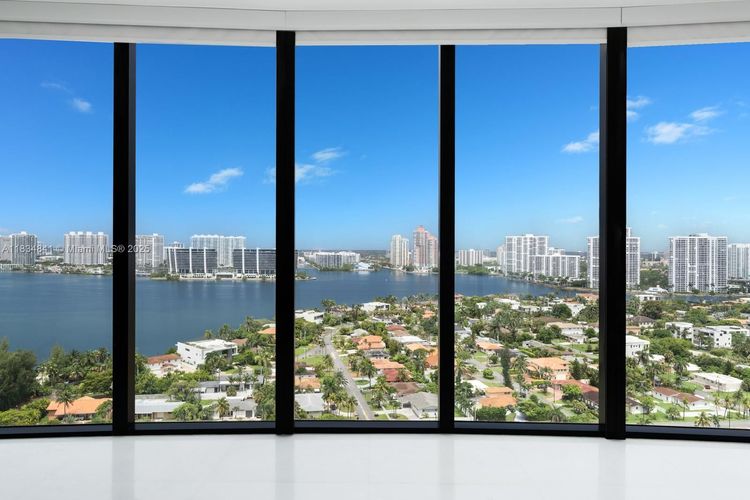 Porsche Design Tower #2003 image #22