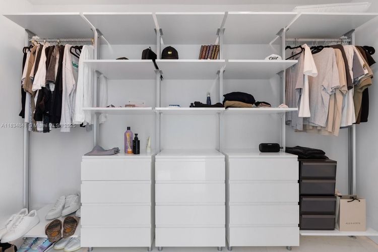 Porsche Design Tower #2003 image #23