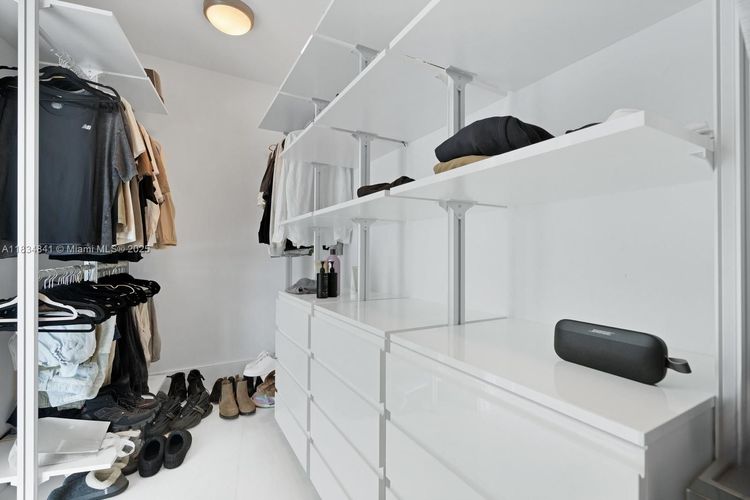 Porsche Design Tower #2003 image #24