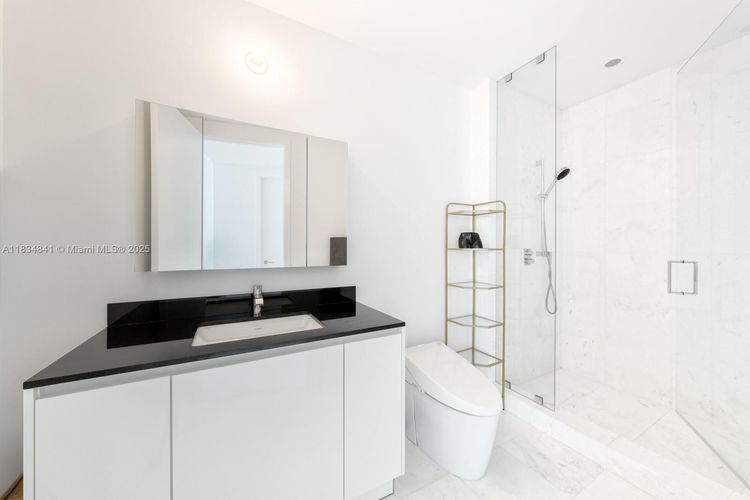 Porsche Design Tower #2003 image #34