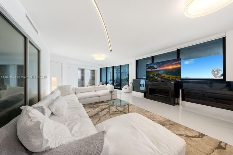 Porsche Design Tower #2003 image #6