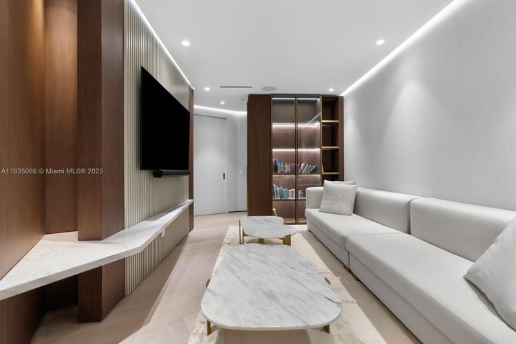 Porsche Design Tower #2701 image #25