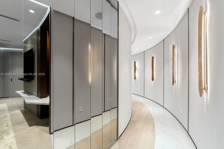Porsche Design Tower #2701 image #6