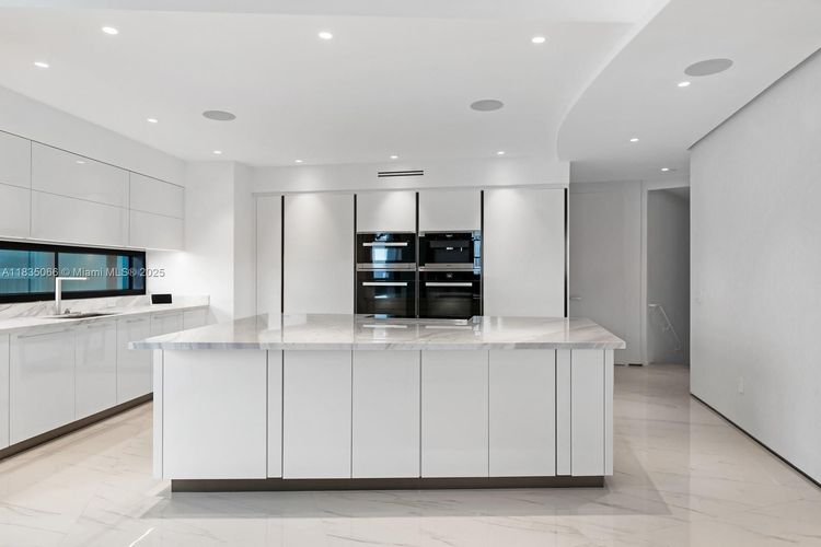 Porsche Design Tower #2701 image #9