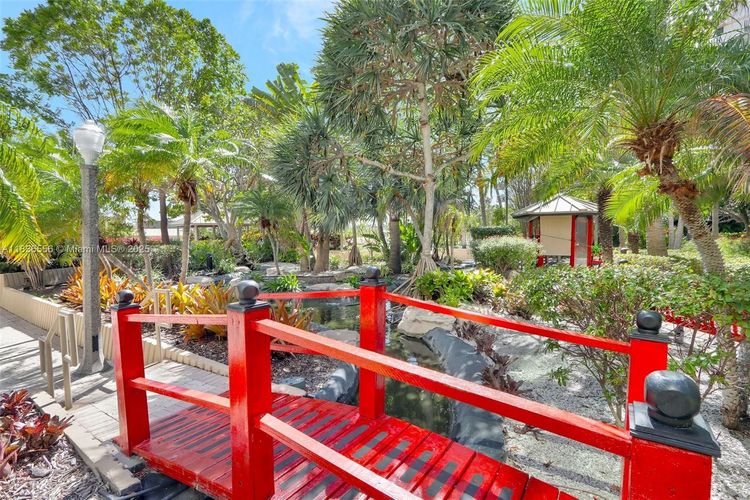 Towers of Key Biscayne #E708 image #29