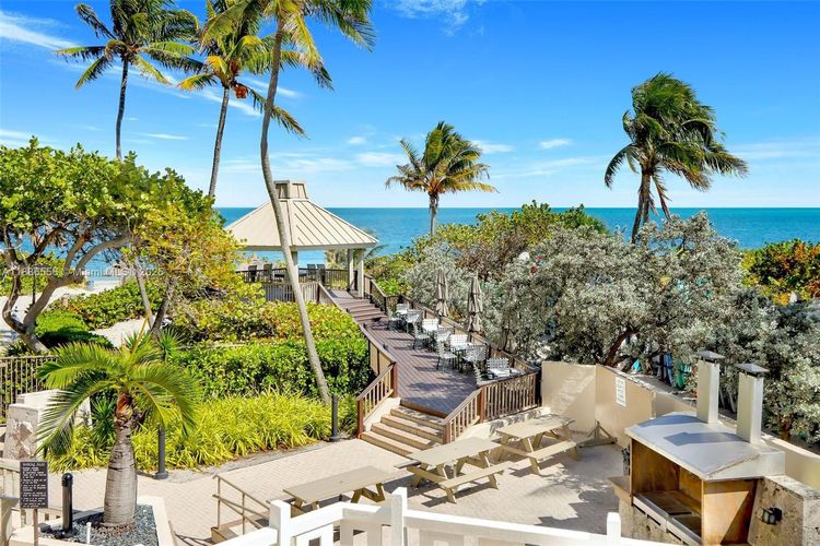 Towers of Key Biscayne #E708 image #30