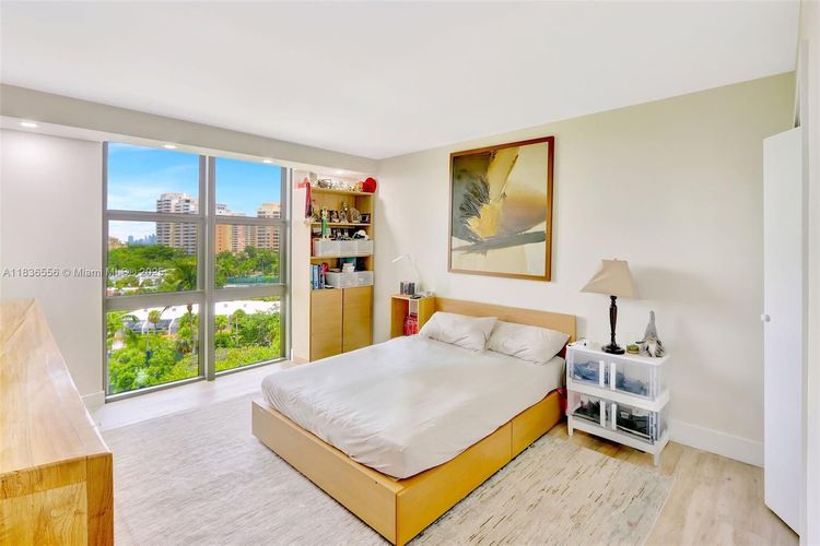 Towers of Key Biscayne #E708 image #9