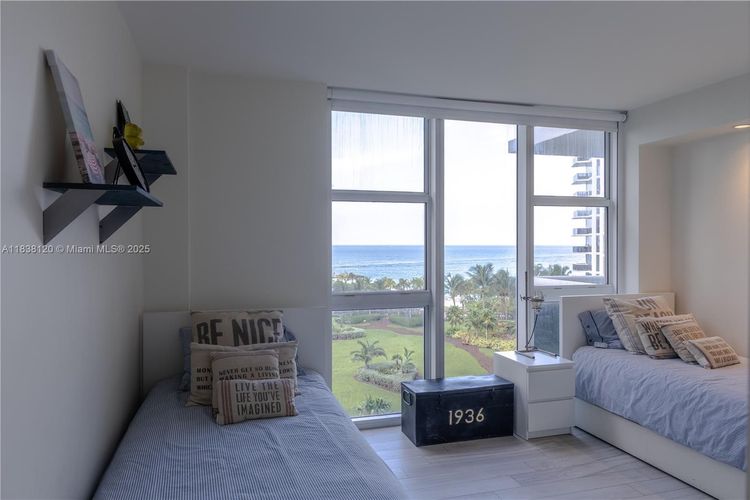 Harbour House #634 image #18