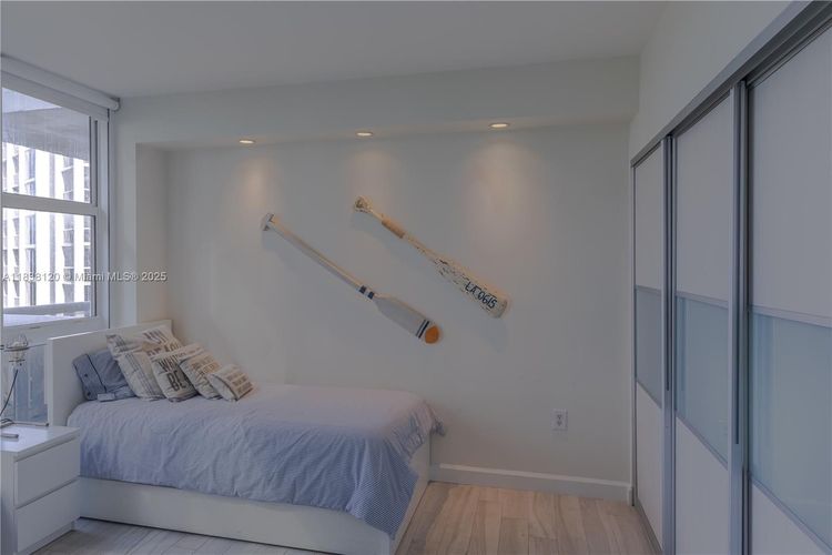 Harbour House #634 image #19