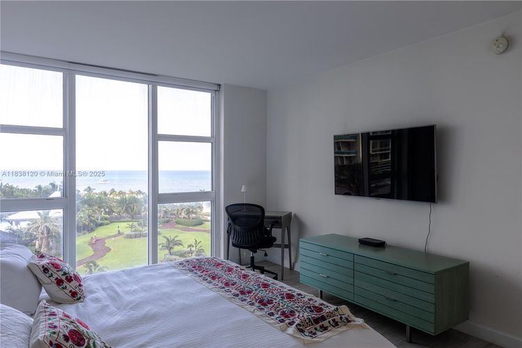Harbour House #634 image #24