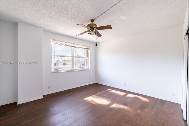 Bay Harborview #201A image #9