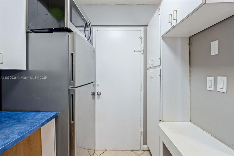 Triton Towers #931 image #14