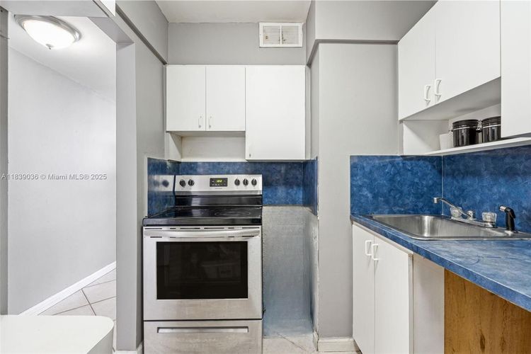 Triton Towers #931 image #15