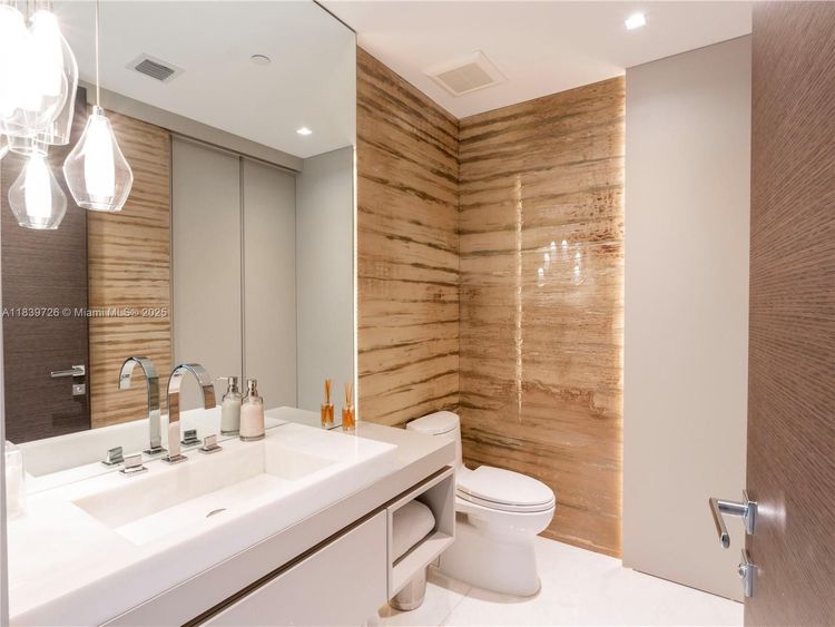 Chateau Beach Residences #1001 image #21