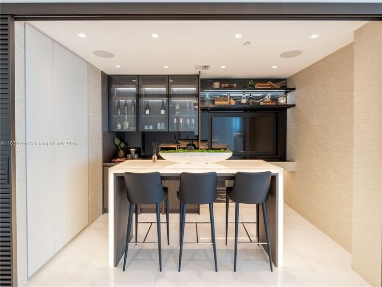 Chateau Beach Residences #1001 image #26