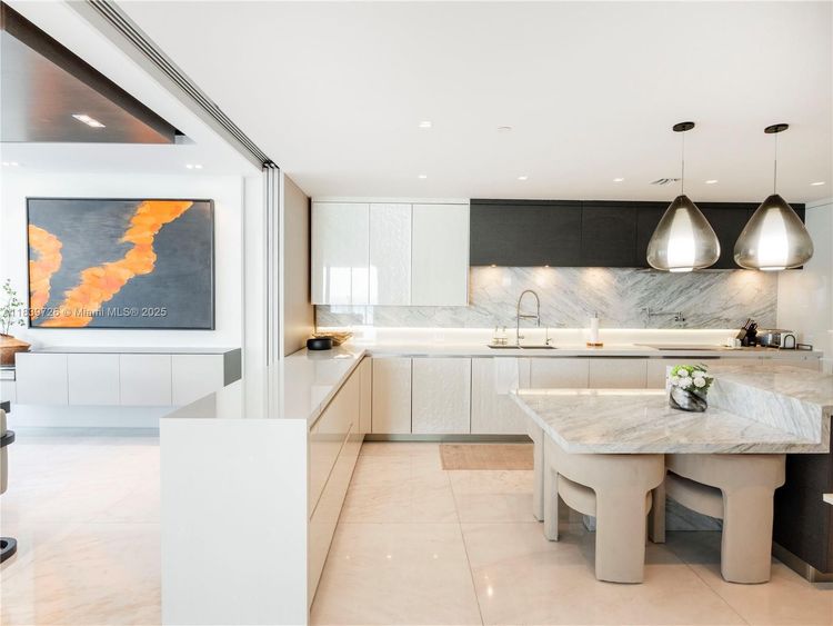 Chateau Beach Residences #1001 image #7