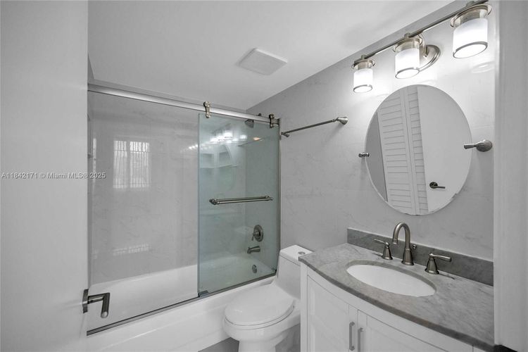 Madison Downtown #W-1804 image #14