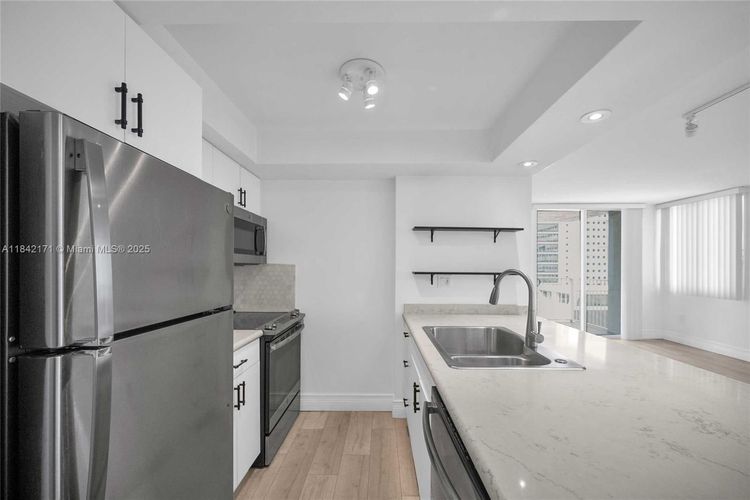 Madison Downtown #W-1804 image #6