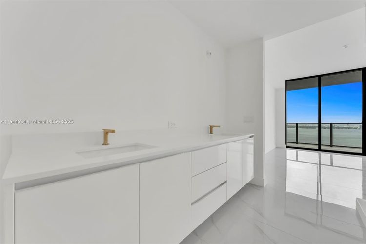 Aria Reserve South Tower #3806 image #17