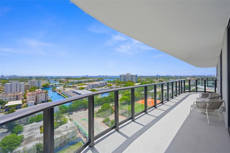 72 Park #1210 image #20