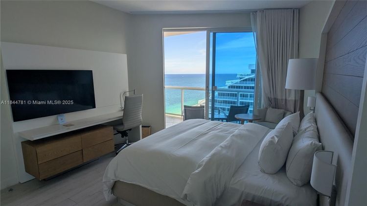 Hilton Q Club #2501 image #13