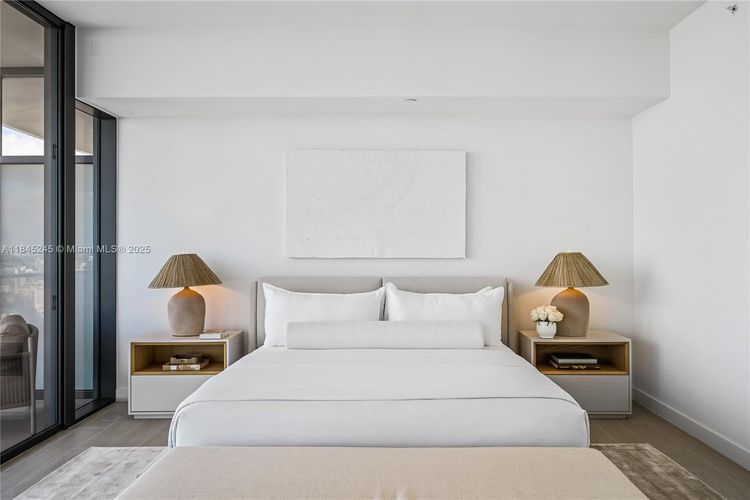 Five Park #2305/06 image #12