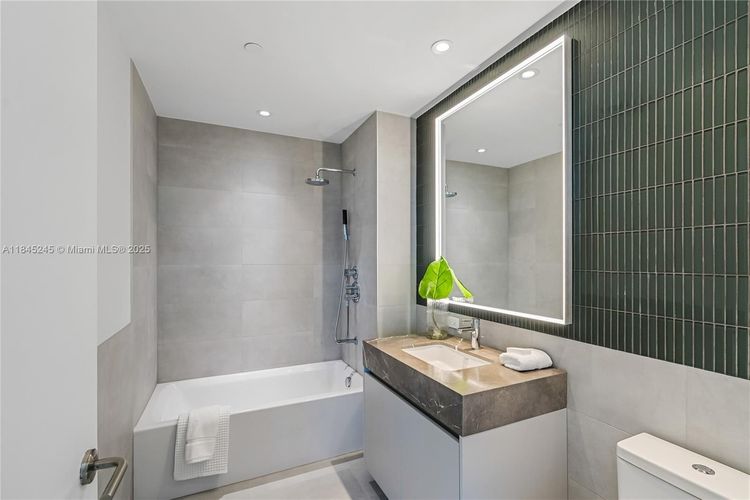 Five Park #2305/06 image #17