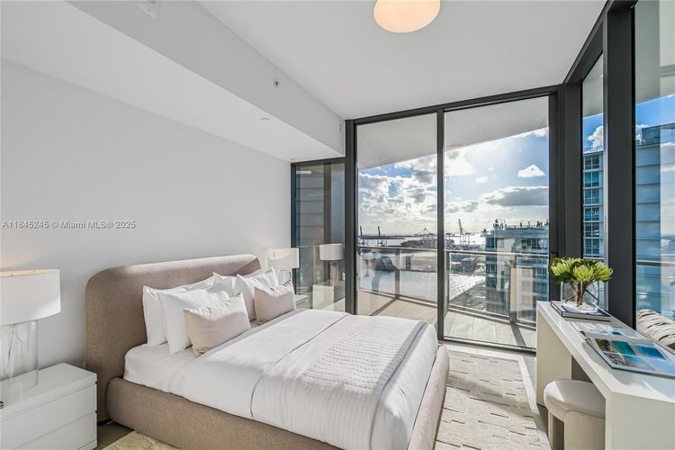 Five Park #2305/06 image #18