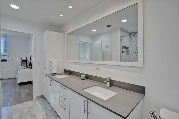 Nine at Mary Brickell Village #1402 image #14