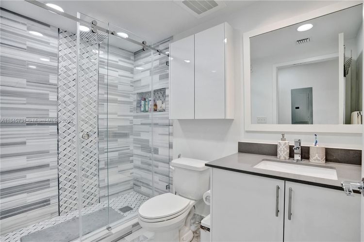 Nine at Mary Brickell Village #1402 image #18