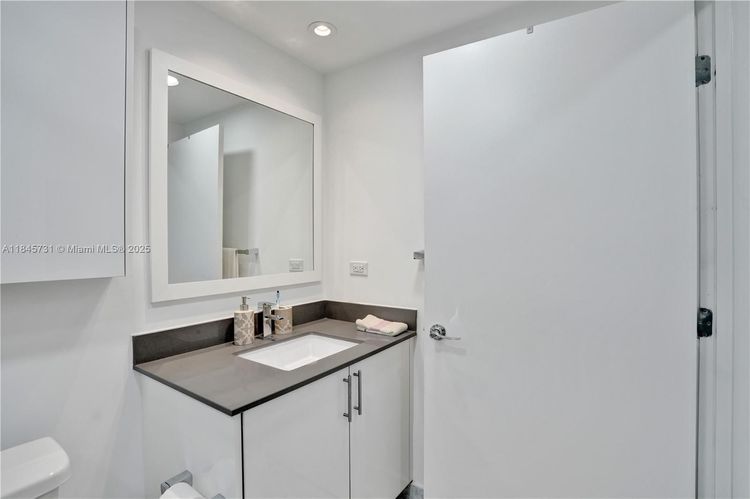 Nine at Mary Brickell Village #1402 image #19