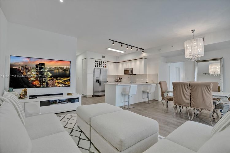 Nine at Mary Brickell Village #1402 image #9