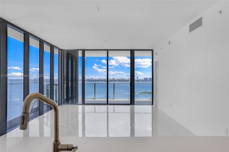Aria Reserve South Tower #2101 image #19