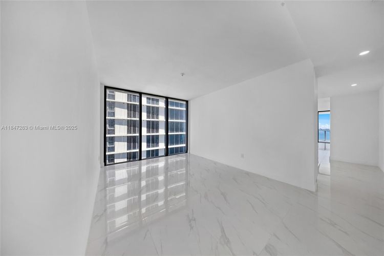 Aria Reserve South Tower #2101 image #23