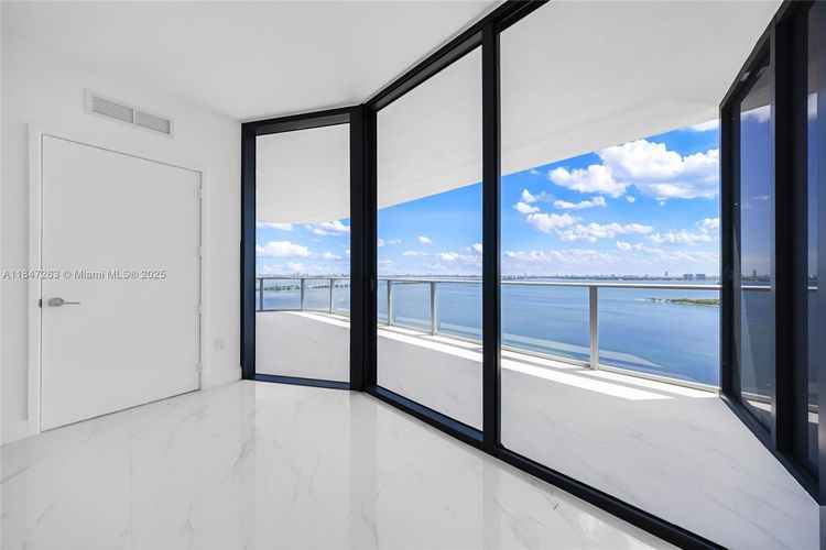 Aria Reserve South Tower #2101 image #40