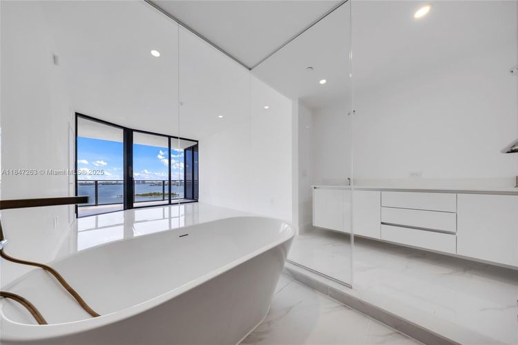 Aria Reserve South Tower #2101 image #41