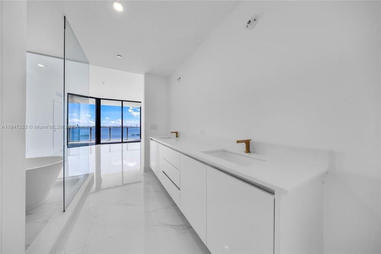 Aria Reserve South Tower #2101 image #42