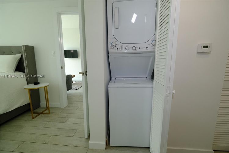 26 Edgewater #709 image #9