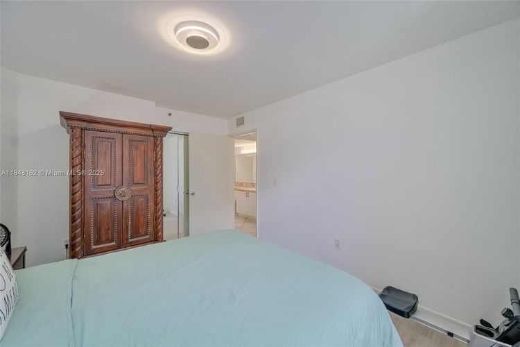 The Yacht Club at Aventura #3407 image #24