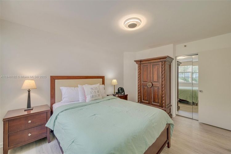 The Yacht Club at Aventura #3407 image #25