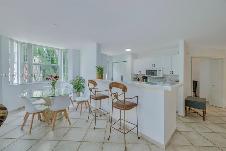 The Yacht Club at Aventura #3407 image #9