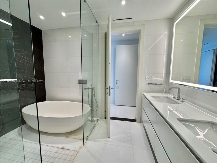 Aston Martin Residences #4705W image #19