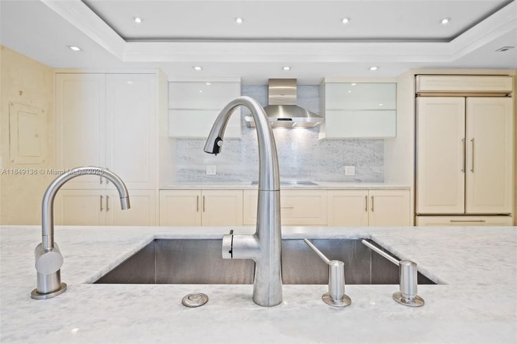 Kenilworth #404 image #18